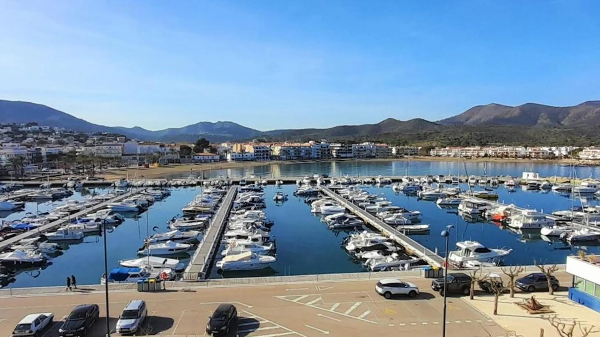 Apartment Apartamento Amplio En Cap Ras Con Piscina Y Terraza - 4 Hab, Admite Mascotas, Cerca De La Playa - Es-170-18 Llanca